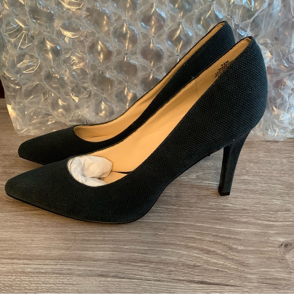 Navy Blue Nine West heels - Picture 2 of 5
